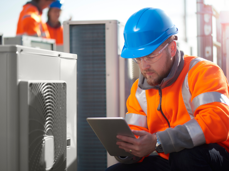 Field worker using a digital RAMS builder